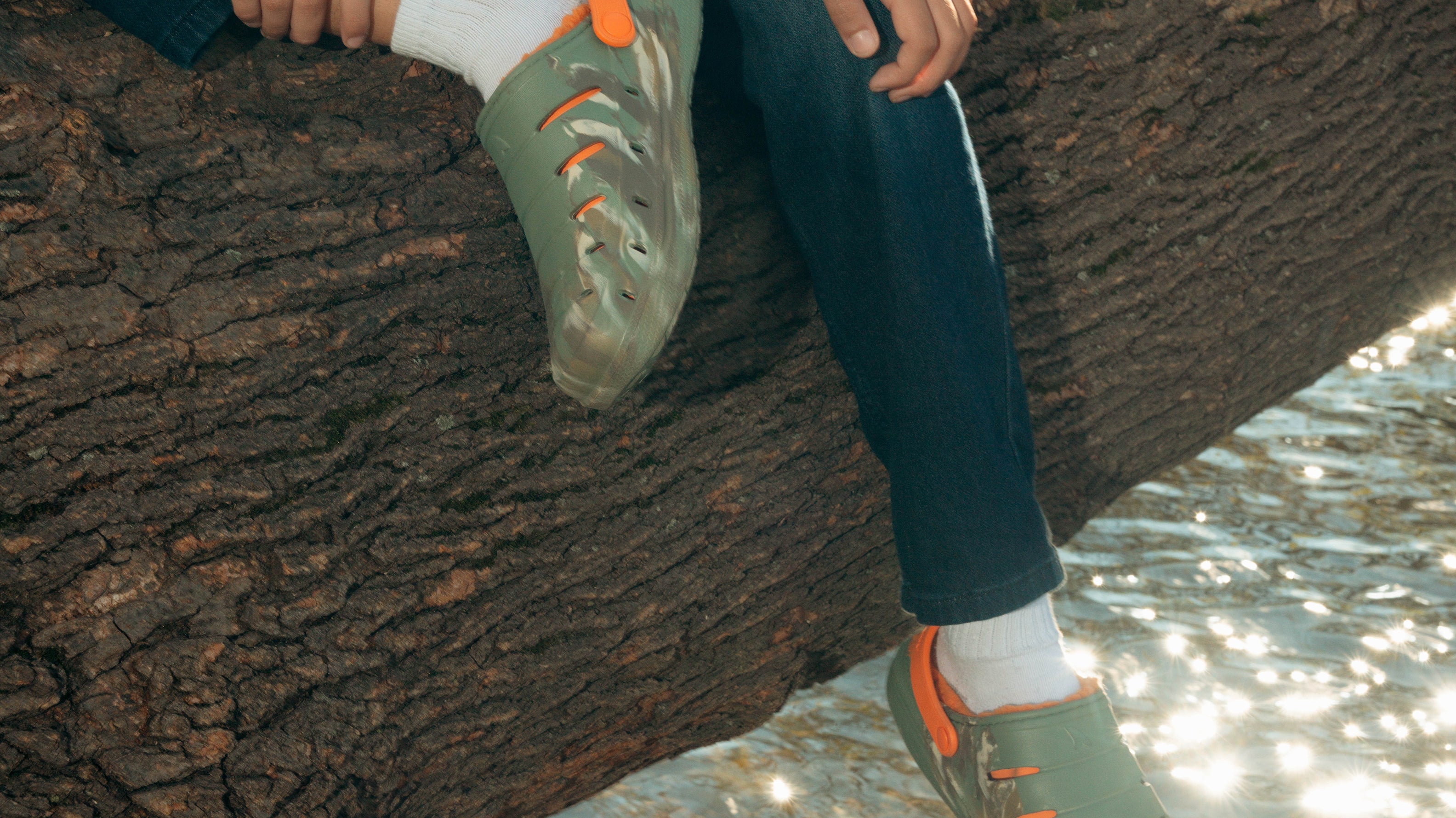 Unlock the Magic: Cleaning Your Shoes with Dish Soap!